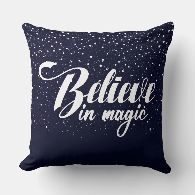 Tro på Magic Midnight Blue Dekorativ kudde (Framsida)