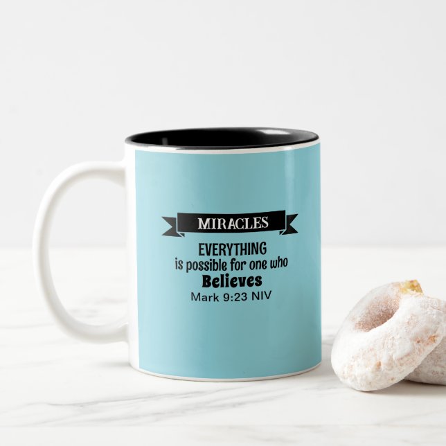 Tro på Miracles Bible Verse Light Blue Två-Tonad Mugg (Med munk)