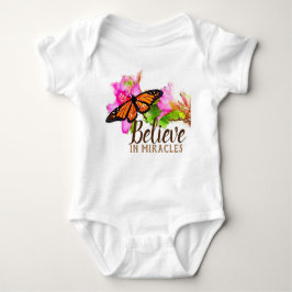Tro på Miracles Monarch Butterfly och Orchid T Shirt