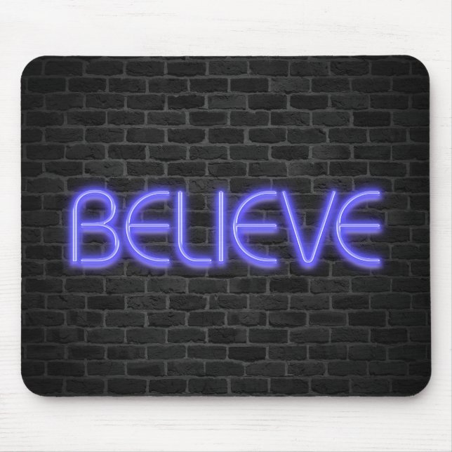 Tro text i ljus på tegel musmatta (Framsidan)