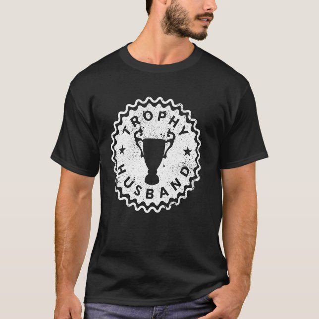 Trophy Make - Rolig Brudgum Make Att Vara T Shirt (Framsida)