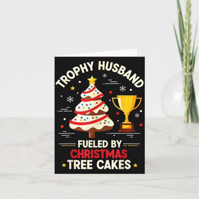 Trophy Retro Husband Fueled By Christmas Tree Cake Kort (Framsida)