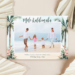 Tropical Beach Mele Kalikimaka Photo jul Julkort<br><div class="desc">En modern och trendig Mele Kalikimaka fotojulkortsmall. Det här tropiska helgdag har vattenfärgen handflatan tress,  hibiscus blommor och en sandstrandscen. Ett underbart sätt att skicka julhälsningar från Hawaii. FOTOT FÖR PROVFAMILJEN INGÅR INTE. ERSÄTT MED DIN EGEN FOTO FÖRE ORDNING.</div>