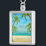 Tropical Beach och Handflatan Träd Bröllop Memento Silverpläterat Halsband<br><div class="desc">Ett minnesmärke för nygifta eller som en tack för brudens sida, en tropisk design som illustrerar en strandscen med handflatan träd och kokosnötter. Texten är helt och hållet anpassade för detaljerna i ert eget speciella tillfälle. Detta halsband koordinerar med Tropical Beach och Handflatan Träd Bröllop Collection. Om du behöver hjälp...</div>