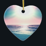 Tropical Beach Photo (Tropical Beach Foto), sommar Julgransprydnad Keramik<br><div class="desc">Vackra tropiska strandsoljor med sjölandskap i färg, med ett fantastisk iridescent regnbåge färg solnedgång över havet, blått havsområde vinkarare lugn, blöjande blåsidssand och en stor ljusnande vit sol, som ger en blandning av rosa, teal, blått, grönt gult pastel färg oriszon kusten . Detta unika tropiska paradis havets originella natur bild...</div>