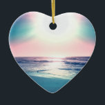 Tropical Beach Photo (Tropical Beach Foto), sommar Julgransprydnad Keramik<br><div class="desc">Vackra tropiska strandsoljor med sjölandskap i färg, med ett fantastisk iridescent regnbåge färg solnedgång över havet, blått havsområde vinkarare lugn, blöjande blåsidssand och en stor ljusnande vit sol, som ger en blandning av rosa, teal, blått, grönt gult pastel färg oriszon kusten . Detta unika tropiska paradis havets originella natur bild...</div>