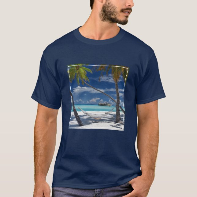 Tropical Beaches | Sandy Beach, Maldives T Shirt (Framsida)