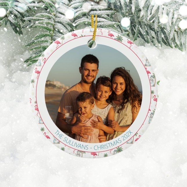 Tropical Christmas Pink Flamingo Family Photo Julgransprydnad Keramik (Pink flamingo tropical Christmas family photo tree ornament)