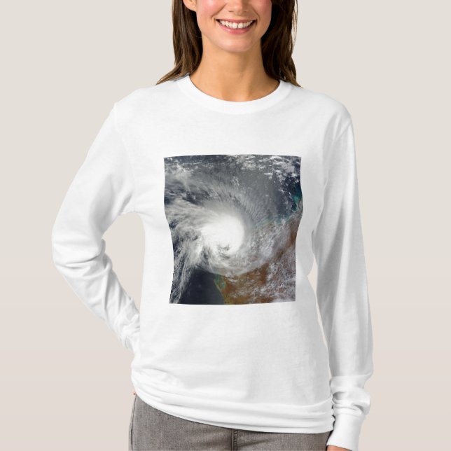 Tropical Cyclone Carlos Tee Shirt (Framsida)