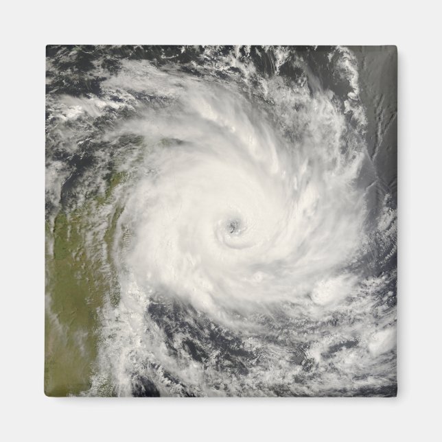 Tropical Cyclone Ivan over Madagascar Magnet (Framsidan)