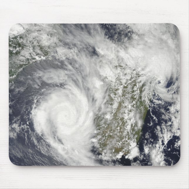 Tropical Cyclones Eric och Fanele 2 Musmatta (Framsidan)
