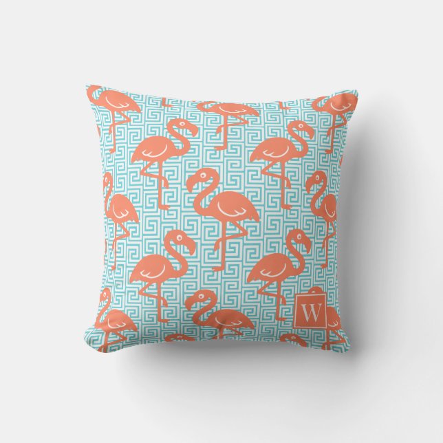 Tropical Flamingo Greek Key Coral & Turq Monogram Kudde (Framsida)