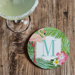 Tropical Flamingo och Hibiscus Flowers Monogram Underlägg<br><div class="desc">Drick av personlig underlägg en anpassningsbar med ett monogram initialt/brev,  med en söt rosa flamingo och lush tropical handflatan löv och hibiscus blommor. Vibrant färg omfattar rosa,  magenta,  gult,  grönt,  skaldjur och akvblått. Perfekt för sommardekoration eller semesterdekoration på stranden!</div>