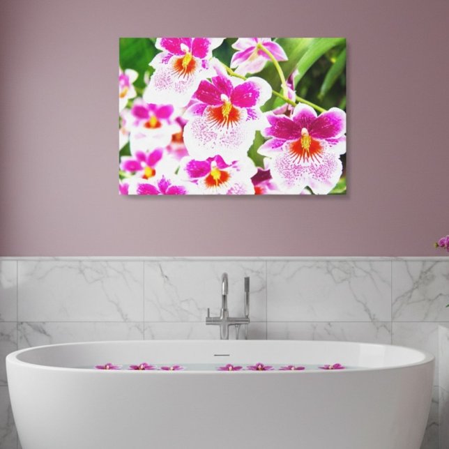 Tropical Fuchsia Orchids Wrapped Canvas (Skapare uppladdad)