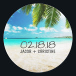 Tropical Island Beach Wedding Stickers Runt Klistermärke<br><div class="desc">Koordinerar klistermärken för att matcha våra inbjudningar till Tropical Island Beach Wedding. Anpassa till bröllop-datum och namn. Underbar för klistermärken eller bröllopsfavoriter.</div>
