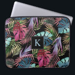 Tropical Jungle Foliage Botanical Mönster Laptop Fodral<br><div class="desc">Lush foliage i ljusa vattenfärgshader av blått,  fuchsia,  lila och grönt bildar ett vibrerande friformigt mönster i denna tropiska utformning. Den svarta bakgrunden kan ändras till vilken annan färg som helst genom att välja "anpassa den" och välja en annan bakgrund färg. Redigera exempelmonogrammet med ditt initiala program.</div>