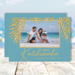 Tropical Mele Kalikimaka jul Photo Julkort<br><div class="desc">Den vackra faux-fronten guld glitter handflatan på en turkospresentation belyser ditt favoritfoto på de här helgdag julfotokorten. Mele Kalikimaka och din namn på grund i chic. Hög definition för bästa kvalitet. MER FÄRG och multifoto stil har gjorts för dig i vår samling.</div>