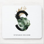 Tropical Monstera Brev S Monogram Personlig Musmatta<br><div class="desc">Anpassade brev S monogram munsepad med vattenfärgade tropiska monstera löv,  faux guld foil löv och svarta vattenfärgshålpenselaccenter. Anpassa denna tropiska monogrammuskulatur med ditt namn eller andra detaljer. Denna boho brev S monogram mousserande kommer att vara perfekt som gåva. Andra brev finns tillgängliga.</div>