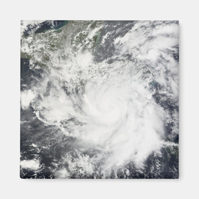 Tropical Storm Alma Magnet (Framsidan)