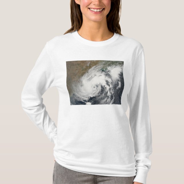 Tropical Storm Bijli T Shirt (Framsida)