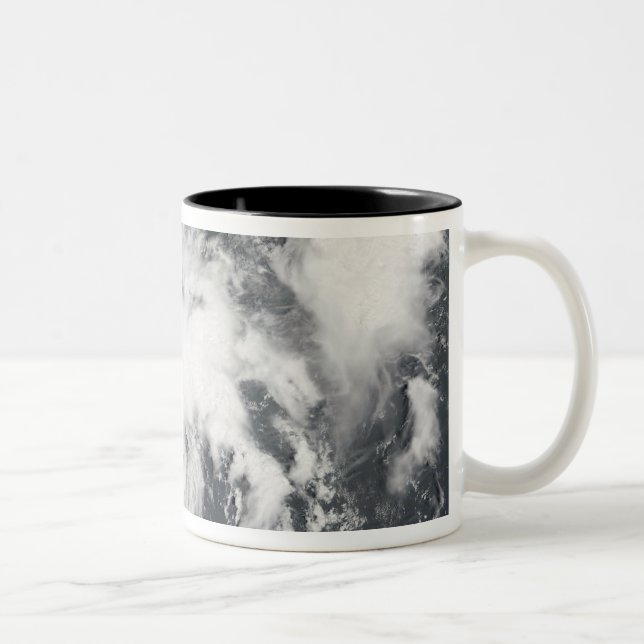 Tropical Storm Bijli Två-Tonad Mugg (Höger)