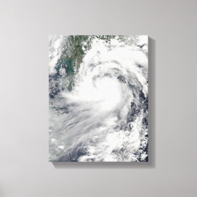Tropical Storm Chanthu Canvastryck (Framsida)