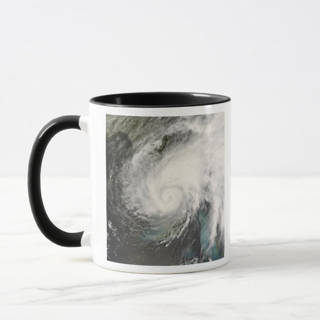 Tropical Storm Fay Mugg (Vänster)