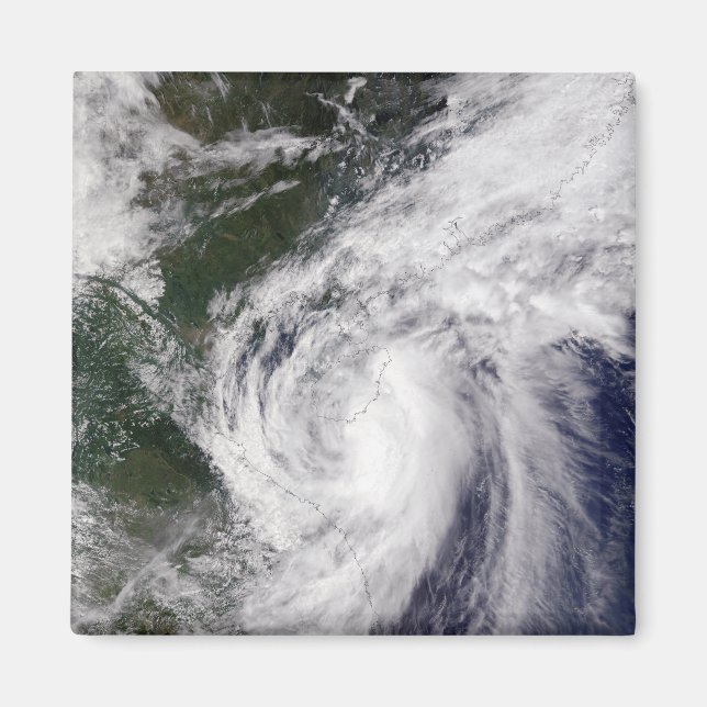 Tropical Storm Mekkhala Magnet (Framsidan)