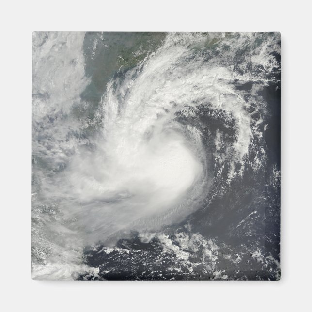 Tropical Storm Parma närmar sig China och Vietnam Magnet (Framsidan)