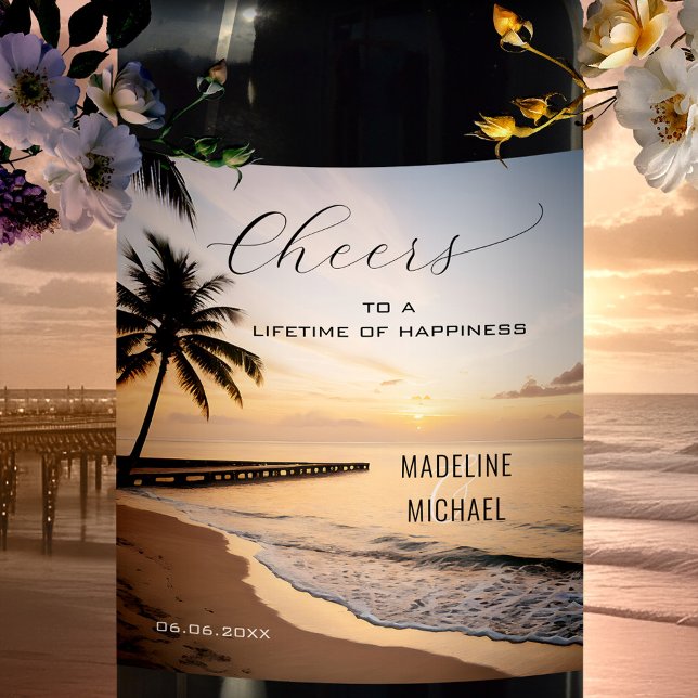 Tropical Sunset Beach Destination Wedding Vinflaska Etikett (Wine label featuring a sunset on a tropical beach with palm trees)