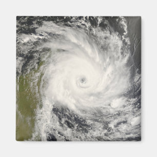 Tropisk Cyclone Ivan över Madagascar Magnet