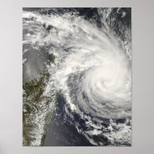 Tropisk Cyclone Ivan som att närma sig Madagascar Poster