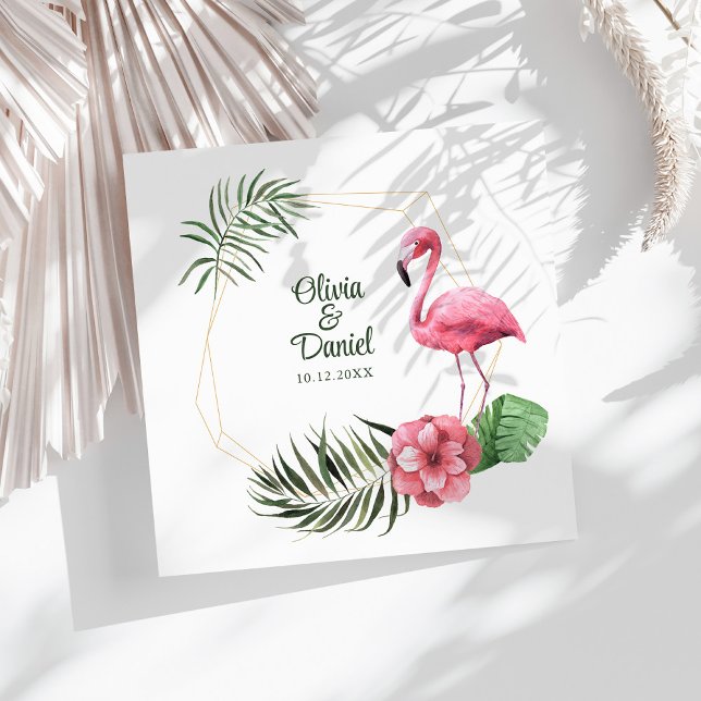 Tropisk Flamingo Guld Ram Bröllop Pappersservett (Tropical Flamingo Golden Frame Wedding Paper Dinner Napkins on a sunny white table.)