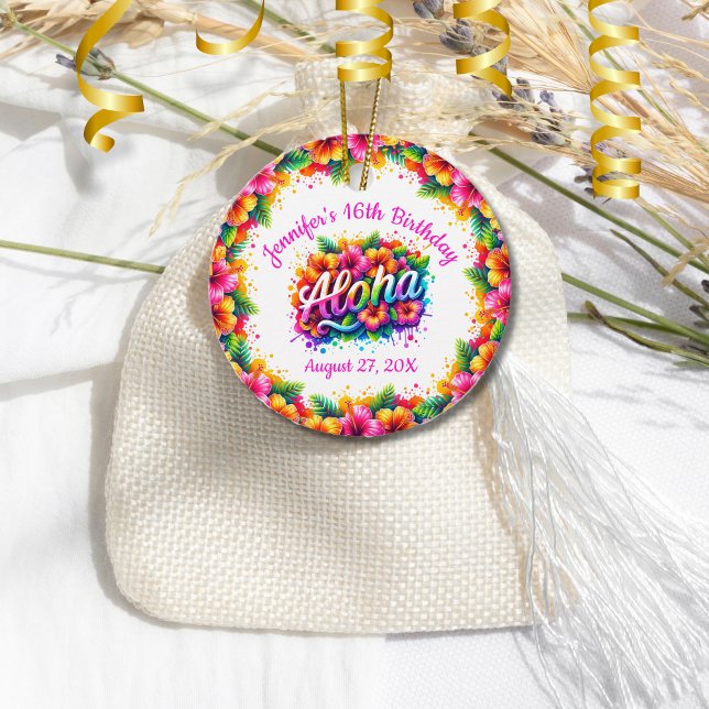 Tropisk hawaiianskt födelsedagsfirande med luau gåvor etiketter (Skapare uppladdad)