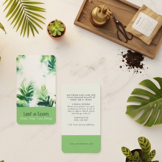 Tropisk ljusgrön akvarell bladrik botanisk visitkort (Tropical light Green Watercolor Leafy Botanical Business Card.)