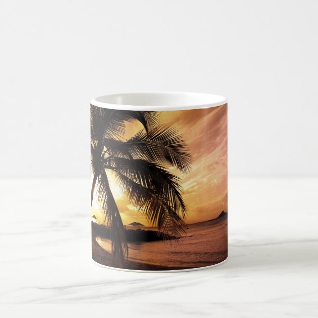 Tropisk mugg för strandpalmtreesolnedgång (Center)