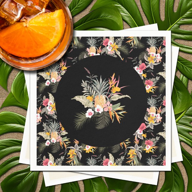 Tropisk Pineapple Hibiscus Växtlighet på Svart Pappersservett (Tropical Pineapple Hibiscus Foliage on Black Napkins)