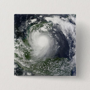 Tropisk storm Karl över den Yucatan peninsulan Knapp