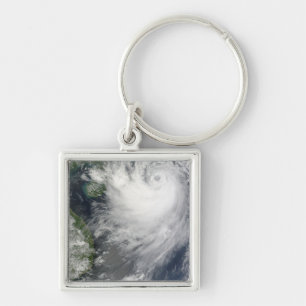 Tropisk storm Koppu som nearing landfall Fyrkantig Silverfärgad Nyckelring