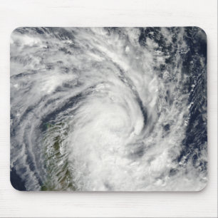 Tropisk stormJade som är kommande ashore över Musmatta