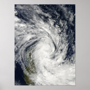 Tropisk stormJade som är kommande ashore över Poster
