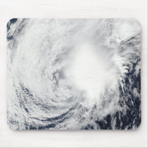 Tropisk stormNida southeast av Kadena Musmatta