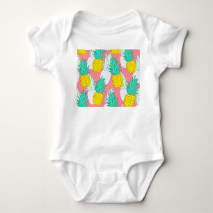 Tropiska ananas: Chic av röd Tecknad. T Shirt