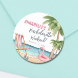 Tropiska Beach Bachelorette Party Runt Klistermärke<br><div class="desc">Tropical Beach Bachelorette Party Classic Round Sticker. Ett coola vattenfärgsstrandtema med rosa- och tealskuggor, som ger vibe för att en strand ska rymma med bruden och hennes besties. Från resor till Florida, Kalifornien, eller till och med något mer internationell som Mexiko, Hawaii eller Bahamas, kommer dessa flickor helg att åka...</div>