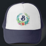 Tropiska blommor, andningsmonogram truckerkeps<br><div class="desc">Elegantens färgstarka vattenfärger Den tropiska blomkransen med anpassade monogram.</div>