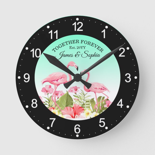 Tropiska blommor och flamingodesign rund klocka (Framsida)