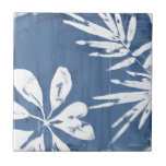 Tropiska indigo Impressions - Tropical Greenery Kakelplatta<br><div class="desc">Tropical Indigo Impressions III till juni Erica Vess. Består av tropiskt grönt mot en indigo-färgad bakgrund.</div>