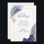 Tropiska julen i elegant Navy Blue & Guld Beach<br><div class="desc">Nautical Boutique Co.:s elegant navy blue and guld helgdag card har vattenfärgsblå och guld tropiska grey och accentueras med ett säsongskal för söt vattenfärg. Texten är vismisk handstil parad med modern blocktypografi. Grönt, guld och elfenben från kräftdjur påminner om tropiska helgdagar vid stranden. Anpassa enkelt all text, inklusive "Glad helg"...</div>