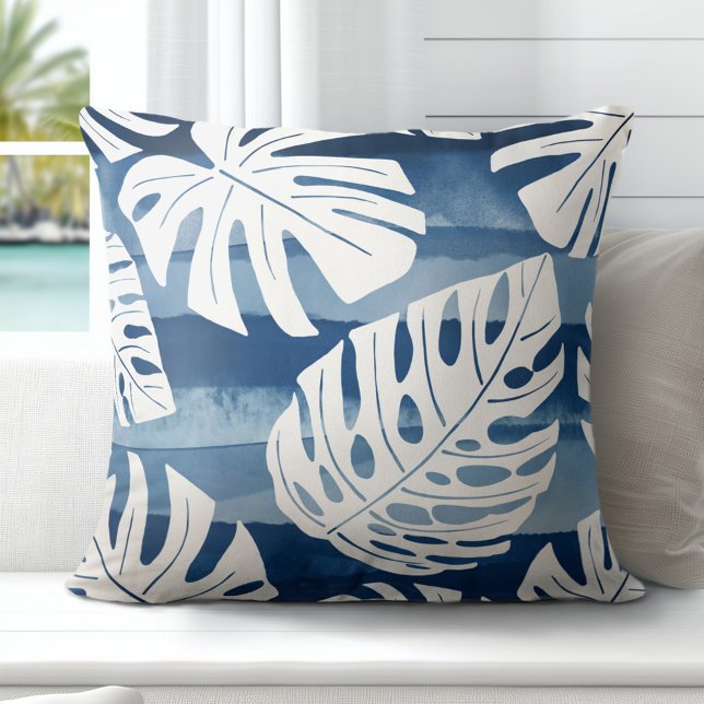 Tropiska Modern Blue White Handflatan Löv Kudde (Elevate Your Décor: Discover our Elegant Coastal Throw Pillows in Blue & White)