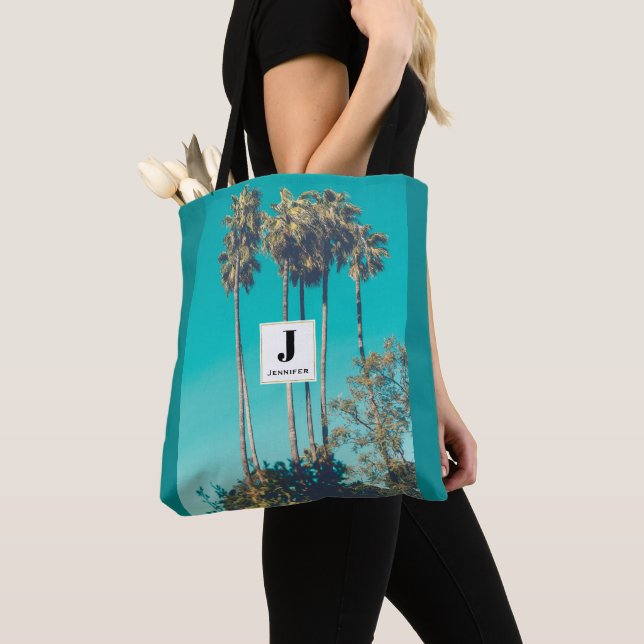Tropiska Palmträd Retro Vibe Monogram Tygkasse (Närbild)